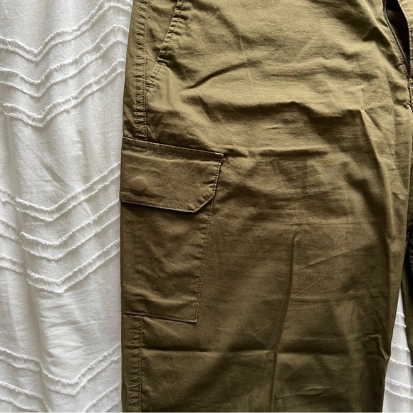Banana Republic Cargo Pants - Picture 6 of 7